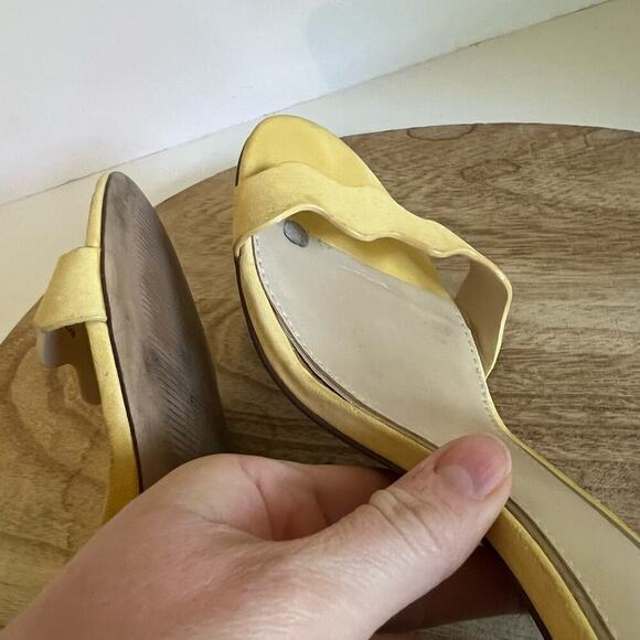 Pale Yellow Retro Mod Wavy Ankle Strap Stacked Chunky Heel Sandal 8.5 - Picture 9 of 13